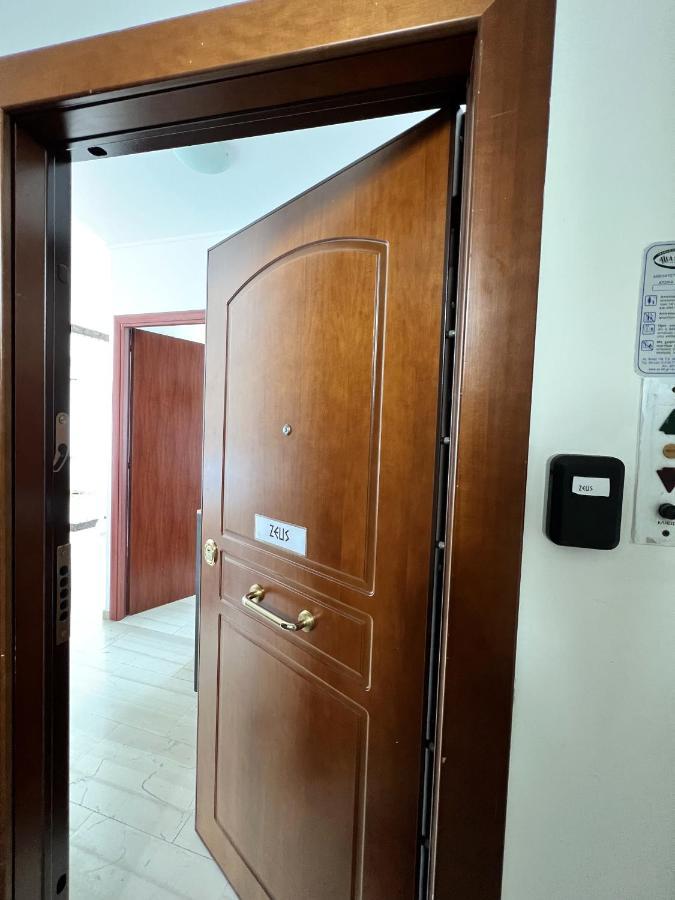 Zeus Bright & New Apartment - 25' Walk To The Acropolis Athens Ngoại thất bức ảnh